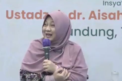 Kajian Ketahanan Keluarga Era Digital oleh dr. Aisah Dahlan di Masjid Raya Al Jabbar