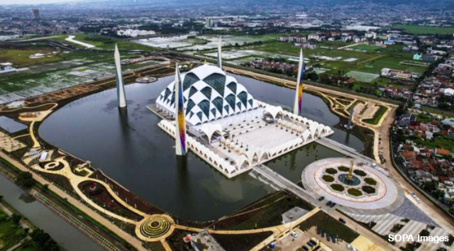 Masjid Raya Al Jabbar Bandung