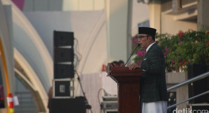 Ridwan Kamil Pamit di Hadapan Ribuan Jamaah Shalat Id Masjid Raya Al Jabbar