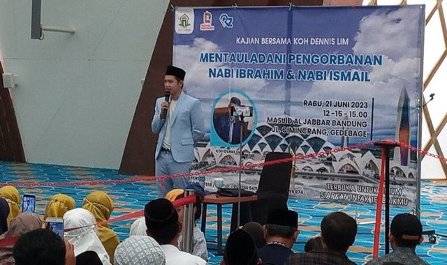 Tablig Akbar Koh Dennis Lim di Masjid Raya Al Jabbar