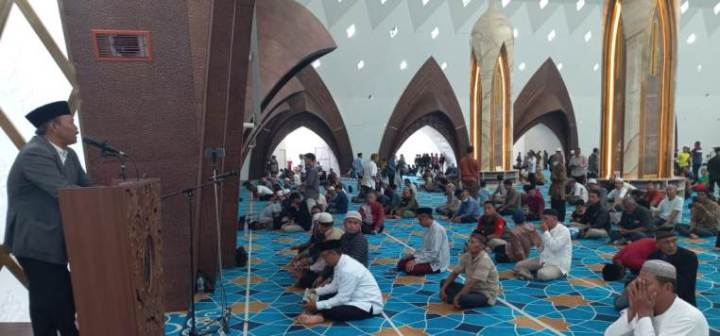 Jadwal Ceramah Subuh dan Dzuhur di Masjid Raya Al Jabbar