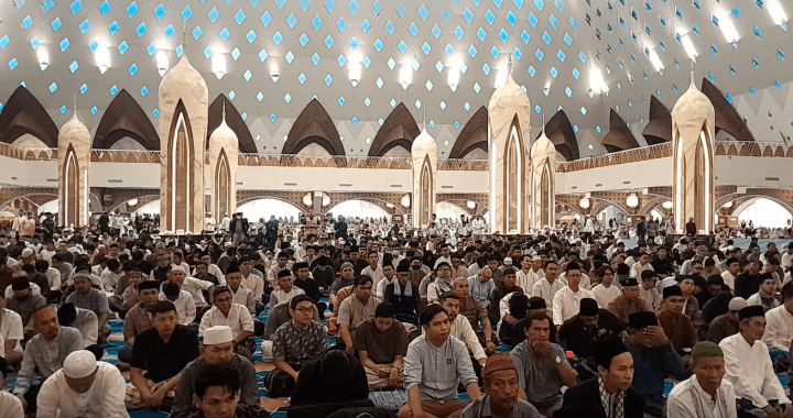 Suasana Sholat Idul Adha 1445 H di Masjid Raya Al-Jabbar