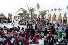 Vibes Dzikir dan Doa Munajat Sholawat Nariyah Al-Ikhlas di Masjid Raya Al Jabbar