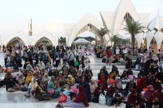 Vibes Dzikir dan Doa Munajat Sholawat Nariyah Al-Ikhlas di Masjid Raya Al Jabbar